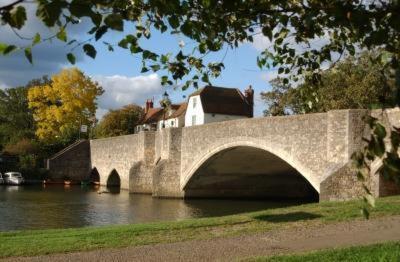 Kingfisher Barn Bed & Breakfast Abingdon-on-Thames Екстериор снимка